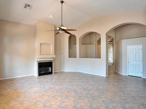 3rd image of 8021 N Wildomar Dr