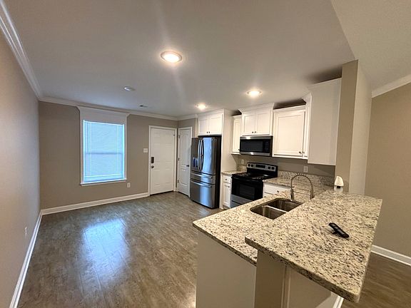 4th image of 107 Redbud Ct