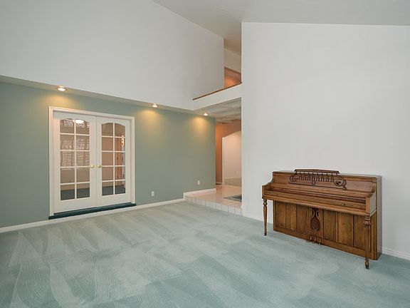 3rd image of 3513 Stonebrook Ln