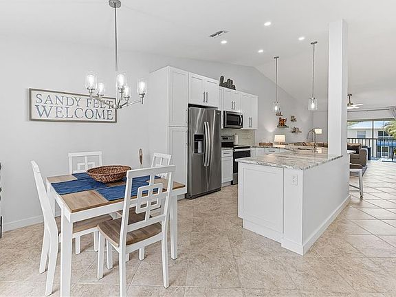 4th image of 887 Gulf Pavilion DR #203
