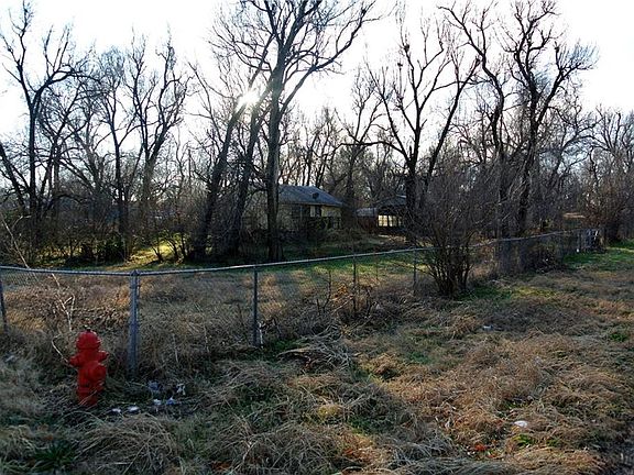 3rd image of 2204 SE 11th St