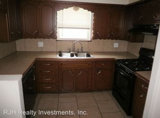 109 SW 6th St, Moore, OK 73160