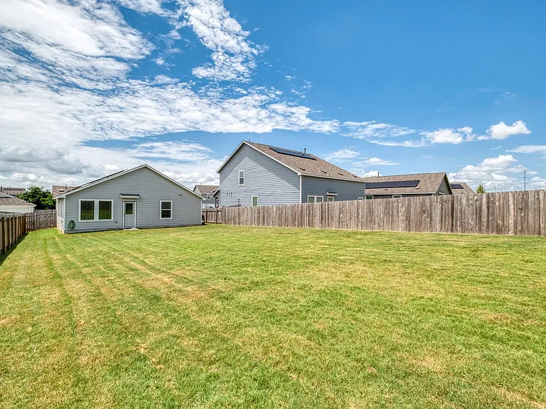 2516 Carpathian Cv — Photo 24