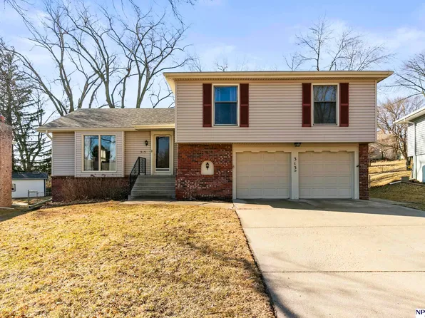 313 Rexroad Pl, Bellevue, NE 68005