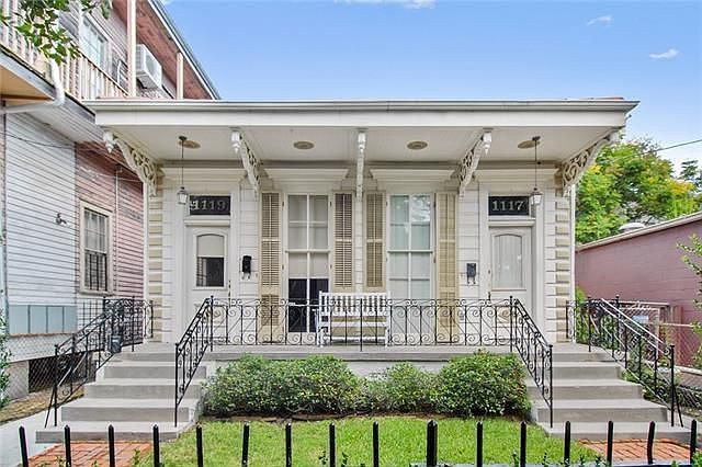 1st image of 1119 Antonine St #1119