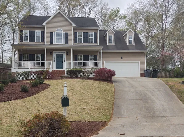 104 Knobview Ct, Holly Springs, NC 27540