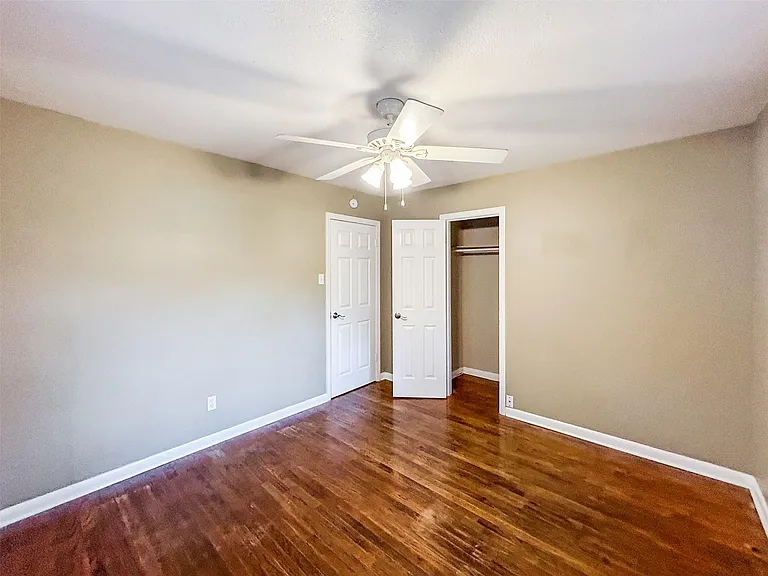805 Herndon Ln — Photo 15