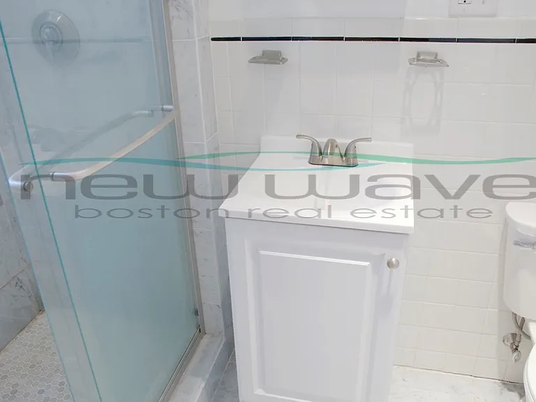 51 Queensberry St #21 — Photo 9