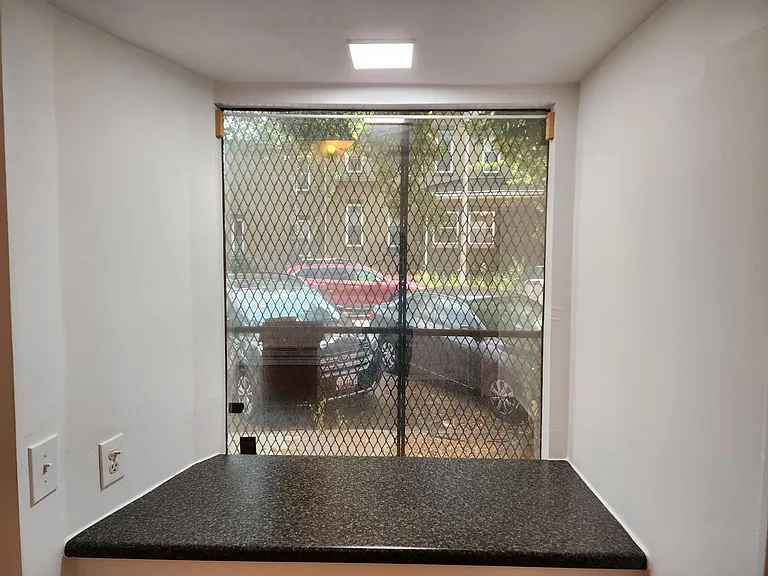 18 W 24th St — Photo 5