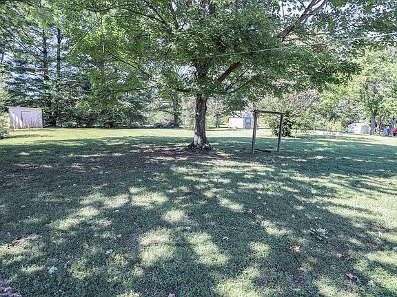 3rd image of 125 Nickell Heights Rd