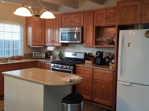 4th image of 2070 N Glenbrook Ave