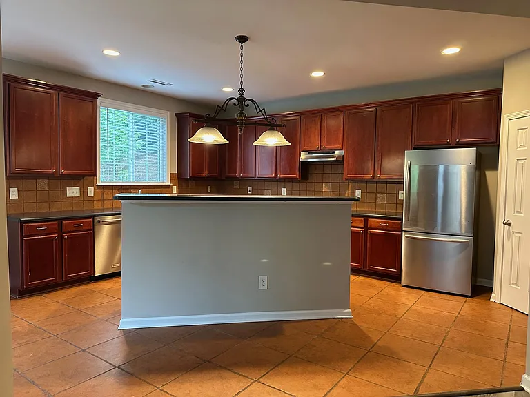219 Northlands Dr — Photo 11