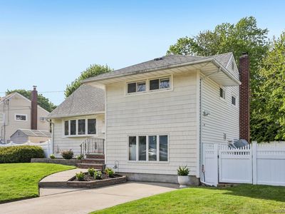 7 Bowden Drive, Huntington Station, NY, 11746