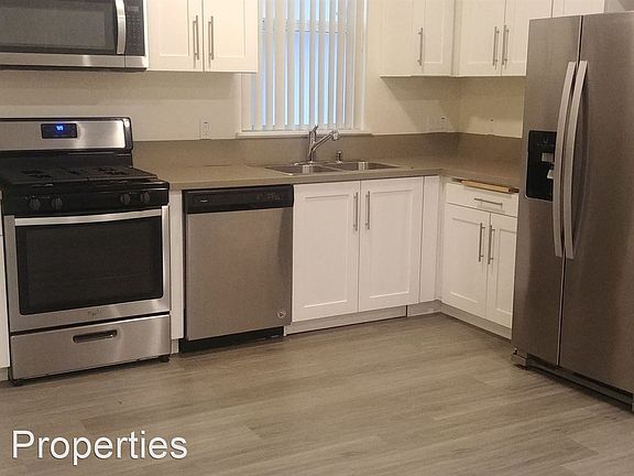 4th image of 5645 Farmdale Ave #213
