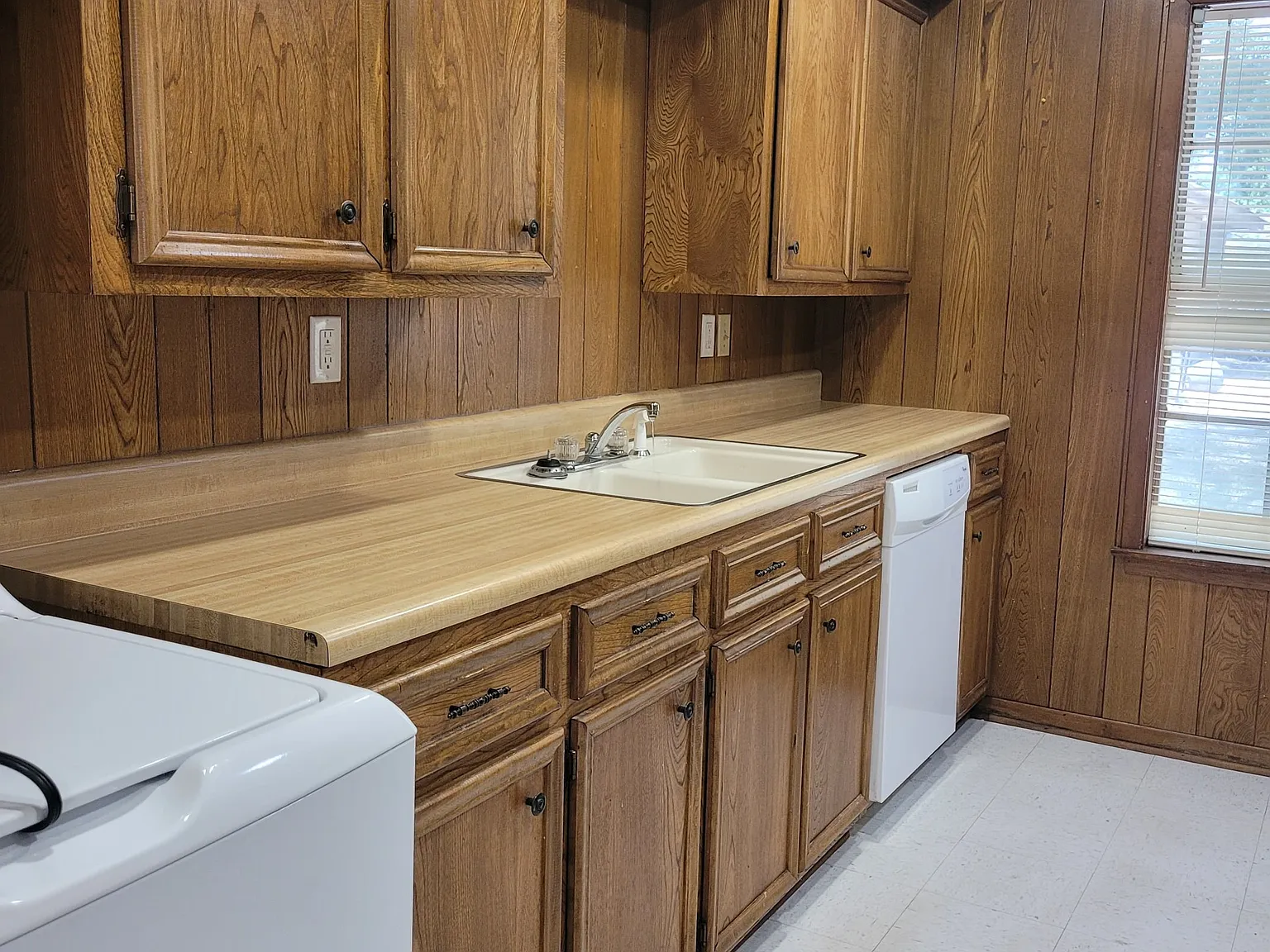 2 bed, 1060 sqft, $1,100 — Photo 4