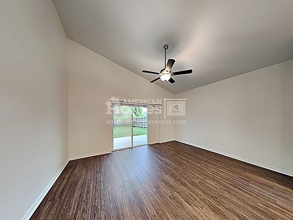 5th image of 501 Farmingham Ct