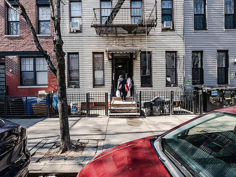 305 Harman St #1B — Photo 6