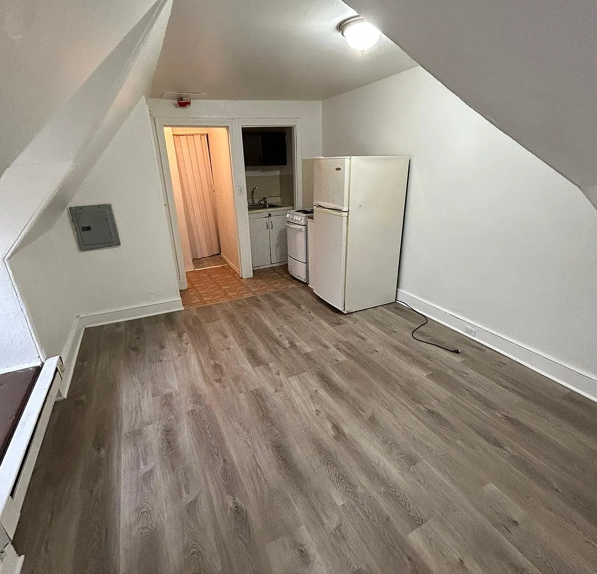 Studio, $800 — Photo 4
