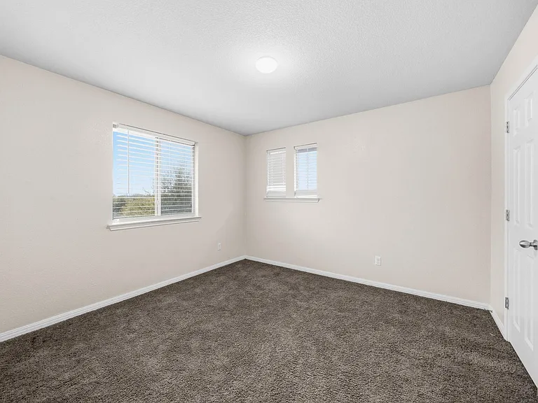 601 Silver Wing Dr — Photo 8