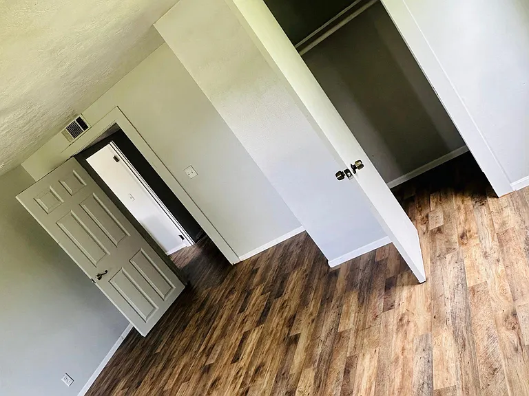 4440 Cleveland Ave #A — Photo 10
