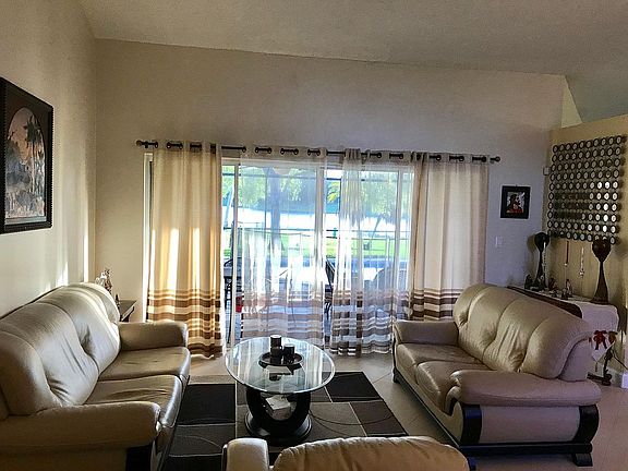 4th image of 2040 Lake Point Dr