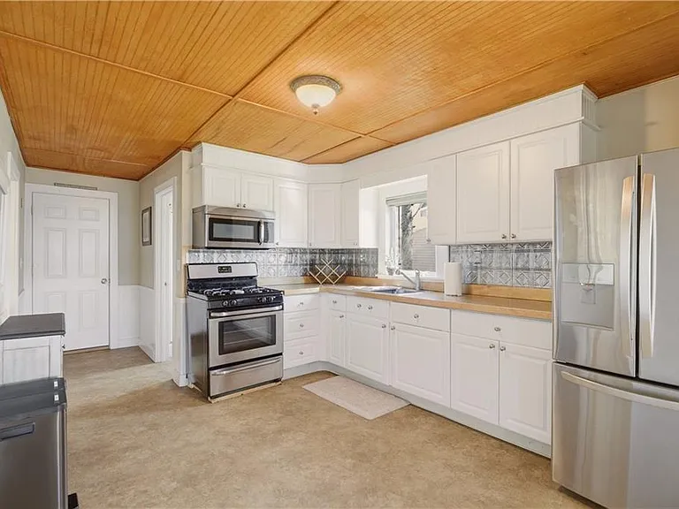 272 Riverside St — Photo 20