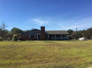 845 Circle Dr, Terrell, TX 75160