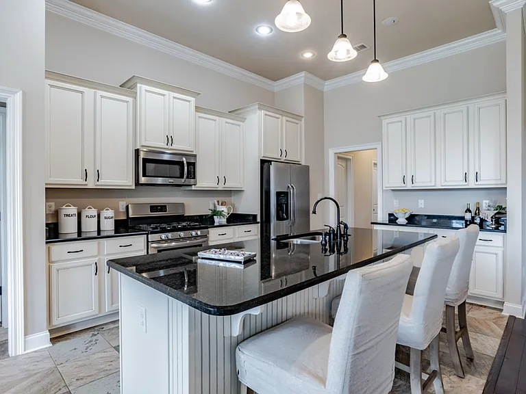 523 Kensley Ave — Photo 16