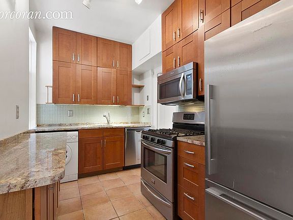 3rd image of 318 W 100th St APT 5C