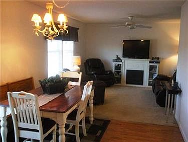 3rd image of 100 Stonebrae Dr