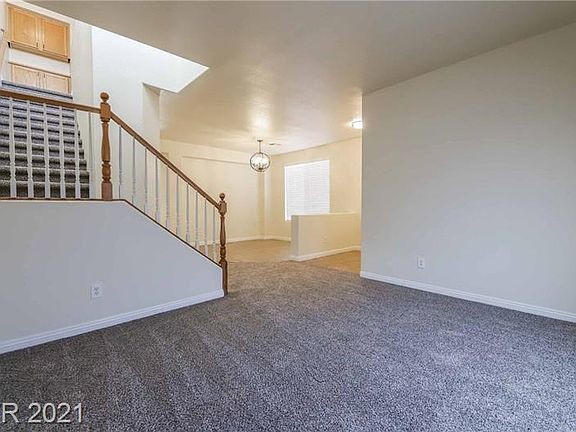 5th image of 1009 Mackenzie River Ave