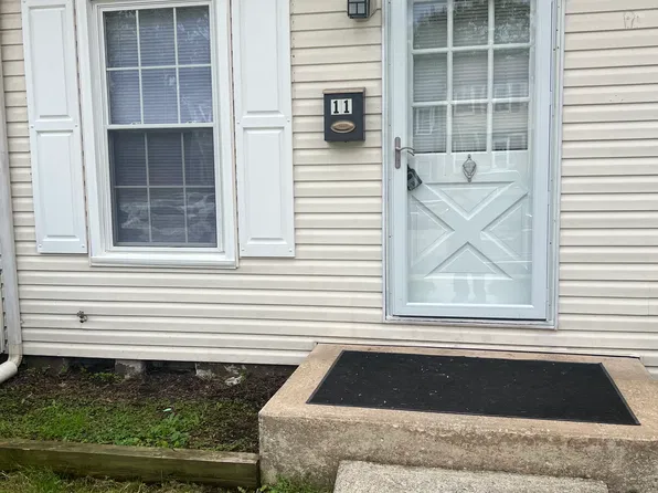 11 Monhegan Ct, Baltimore, MD 21236