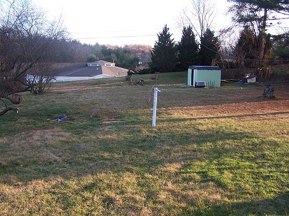 4th image of 3237 Richard Ave NE