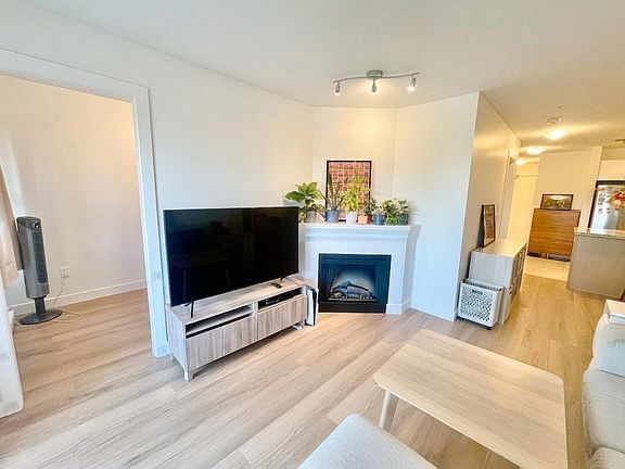 4th image of 8600 Park Rd #301