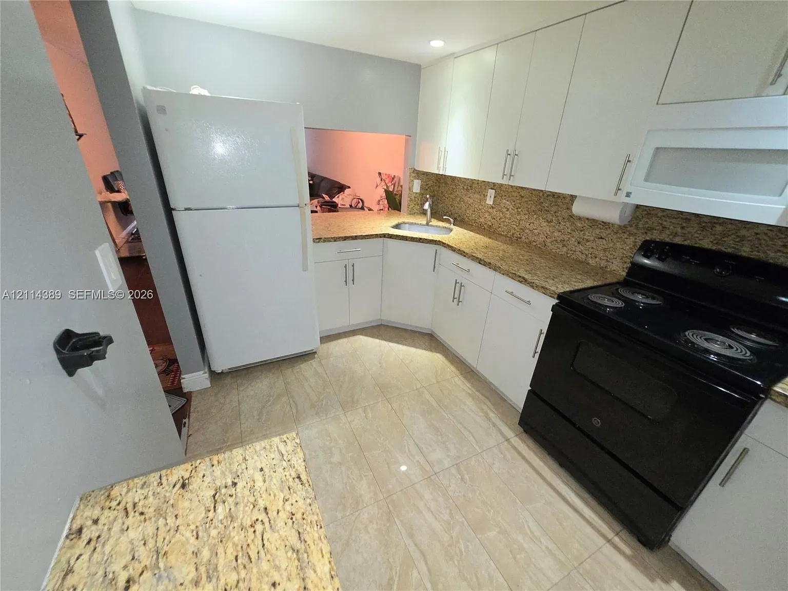 Omega Condo No 11 — Photo 1