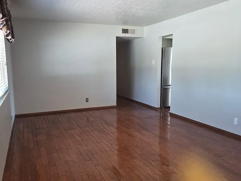 5832 Avenida La Barranca NW — Photo 2