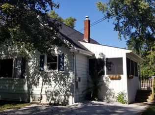 1403 Robin Rd, Valparaiso, IN 46383