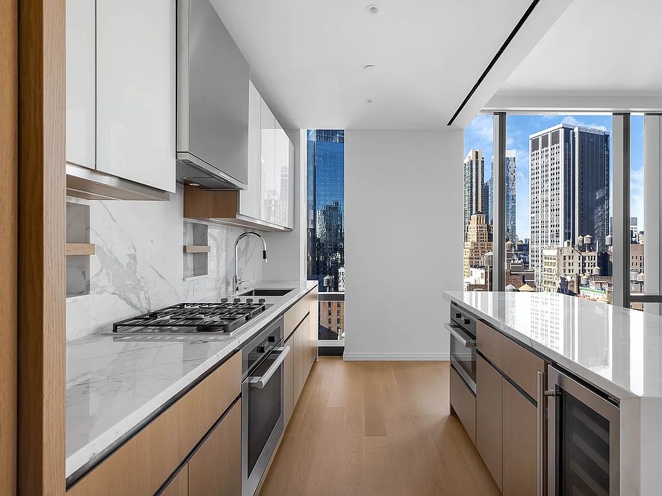 1st image of 277 5th Ave APT 22A