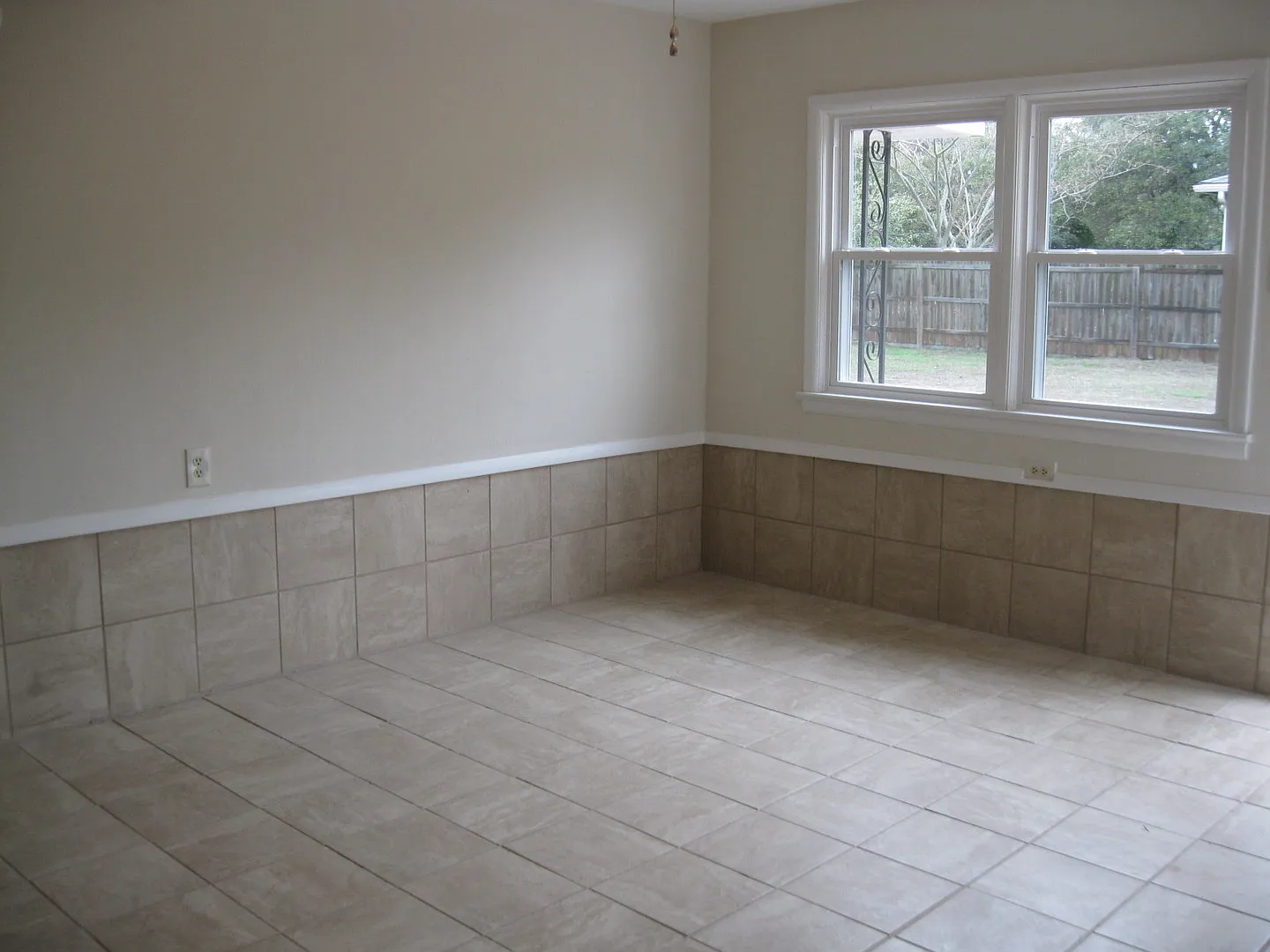 430 Staten St — Photo 2
