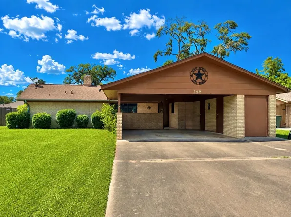 266 Inwood Dr, West Columbia, TX 77486