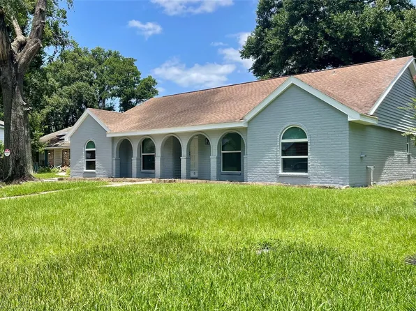 9626 Hearthwood Dr, Houston, TX 77040