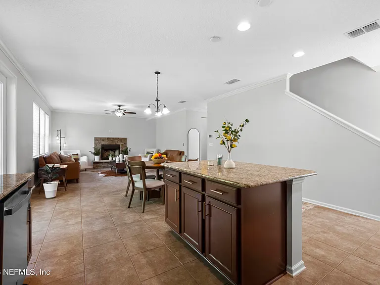 225 S Torwood Dr — Photo 11