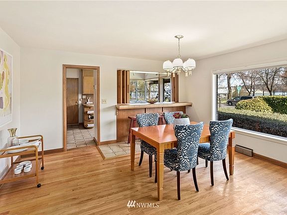 3rd image of 3811 43rd Ave S #A