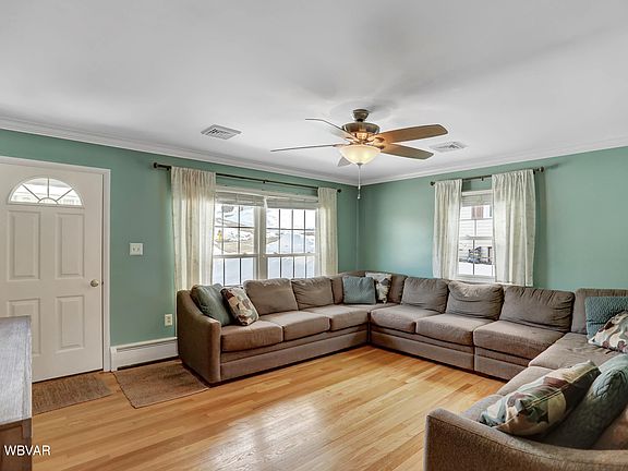 4th image of 208 Winter St S