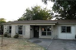 2nd image of 817 Russell Ln