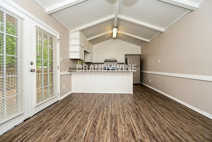 5515 Scofield Rd — Photo 6