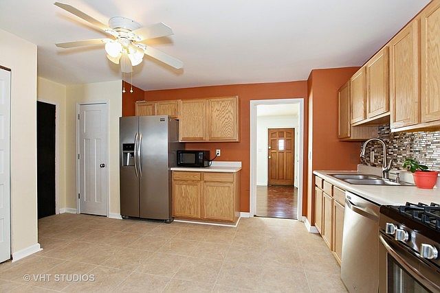 2nd image of 204 Karen Ave