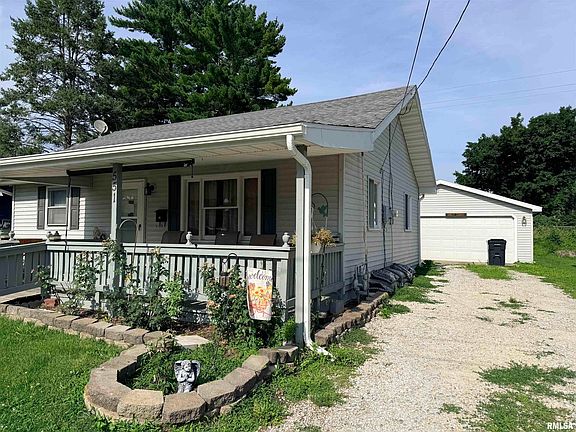 3rd image of 551 Royal Ct