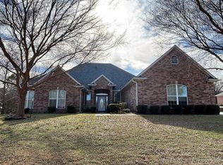 3201 Greenbriar, Durant, OK 74701