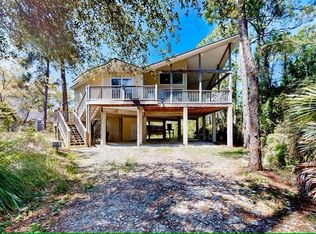 1484 Blueberry Rd, Eastpoint, FL 32328